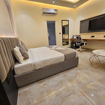 Hotel The Glass House Greater Noida Εξωτερικό φωτογραφία