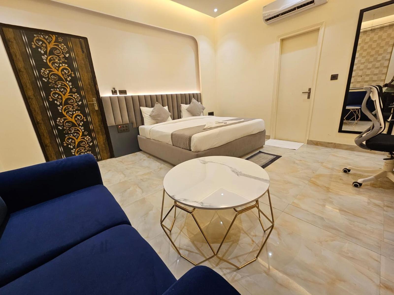 Hotel The Glass House Greater Noida Εξωτερικό φωτογραφία