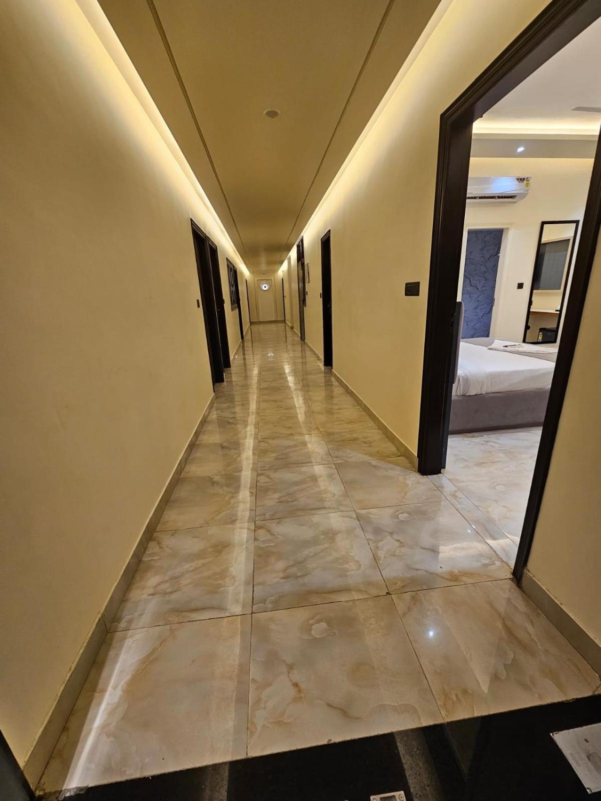 Hotel The Glass House Greater Noida Εξωτερικό φωτογραφία