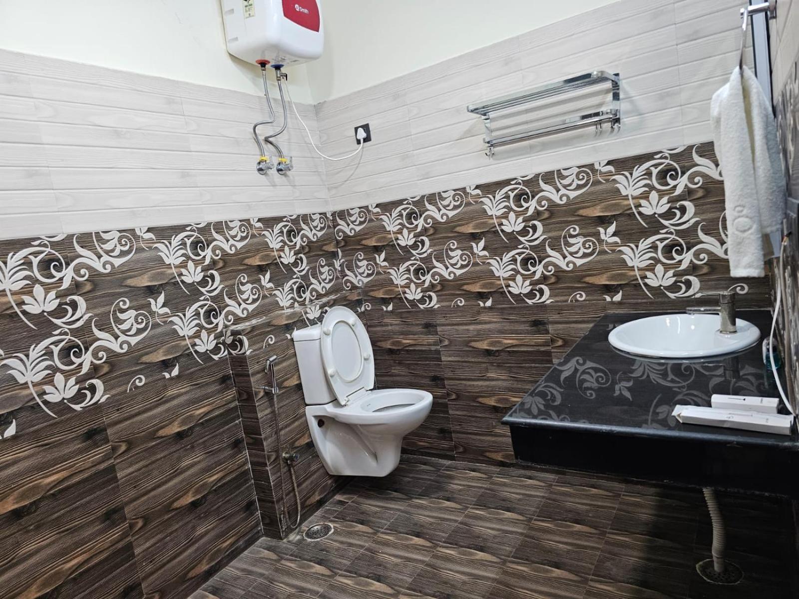 Hotel The Glass House Greater Noida Εξωτερικό φωτογραφία