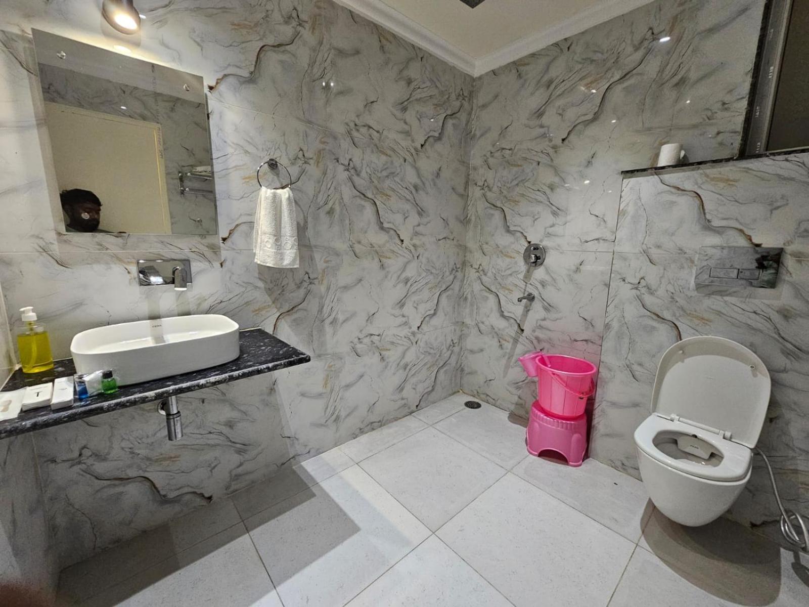 Hotel The Glass House Greater Noida Εξωτερικό φωτογραφία