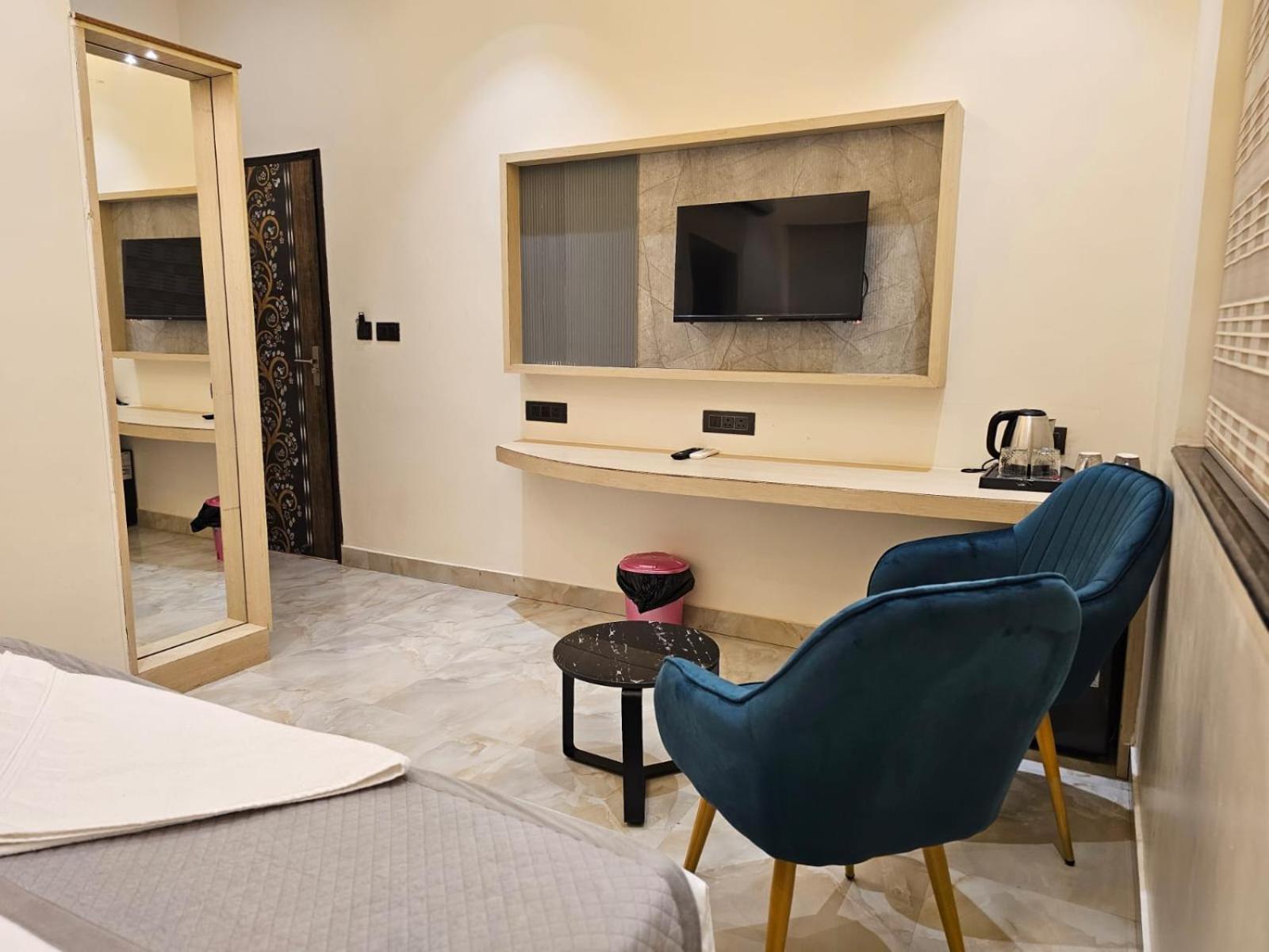 Hotel The Glass House Greater Noida Εξωτερικό φωτογραφία