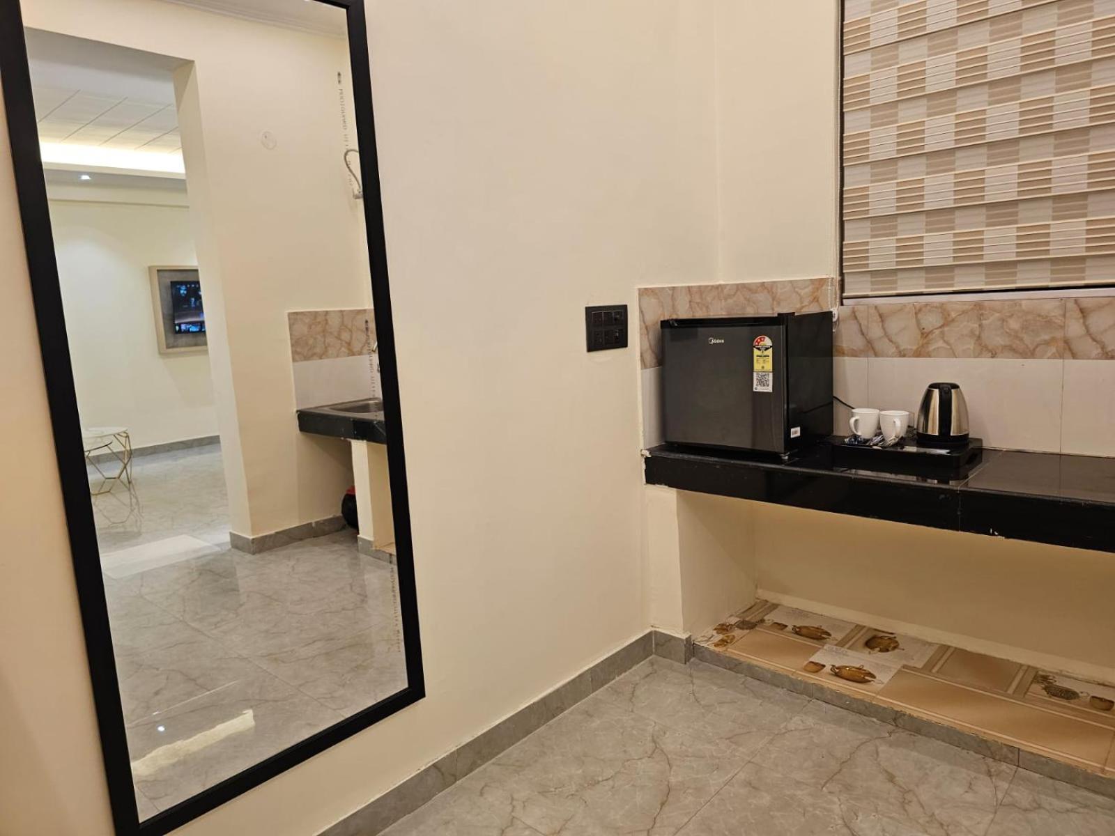 Hotel The Glass House Greater Noida Εξωτερικό φωτογραφία