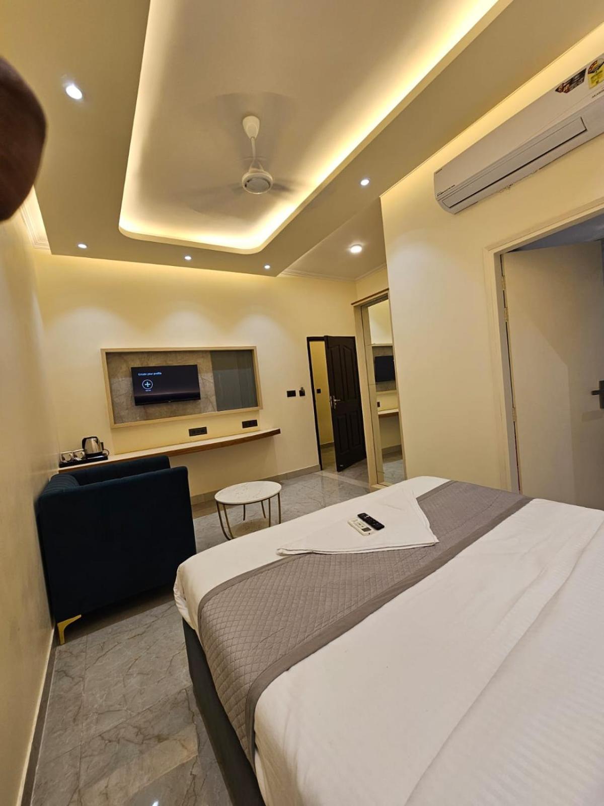 Hotel The Glass House Greater Noida Εξωτερικό φωτογραφία