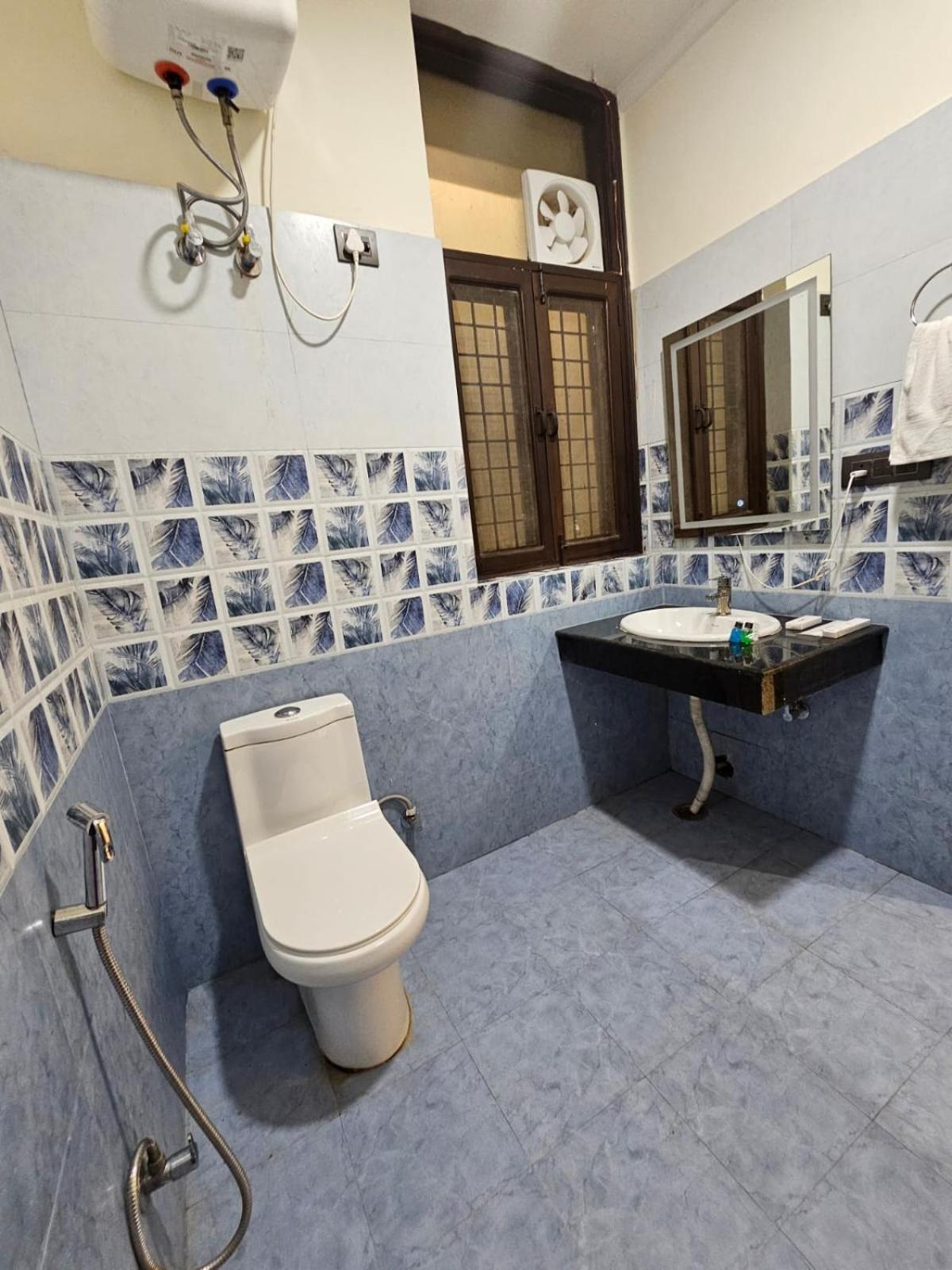 Hotel The Glass House Greater Noida Εξωτερικό φωτογραφία